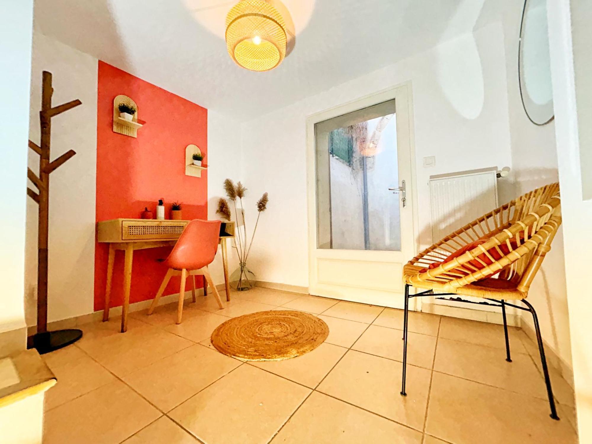 Terracotta Tranquility Apartment อาร์ลส์ ภายนอก รูปภาพ
