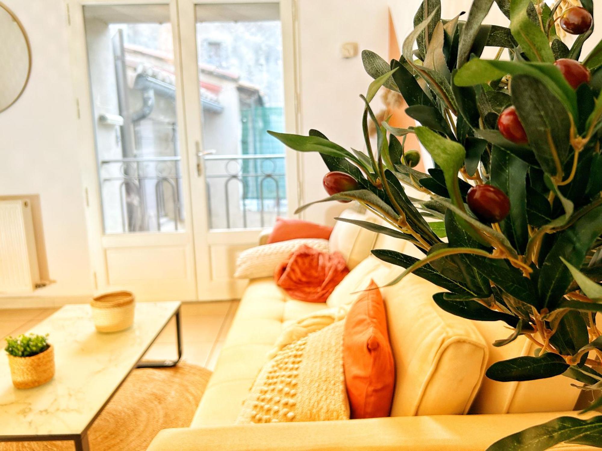 Terracotta Tranquility Apartment อาร์ลส์ ภายนอก รูปภาพ