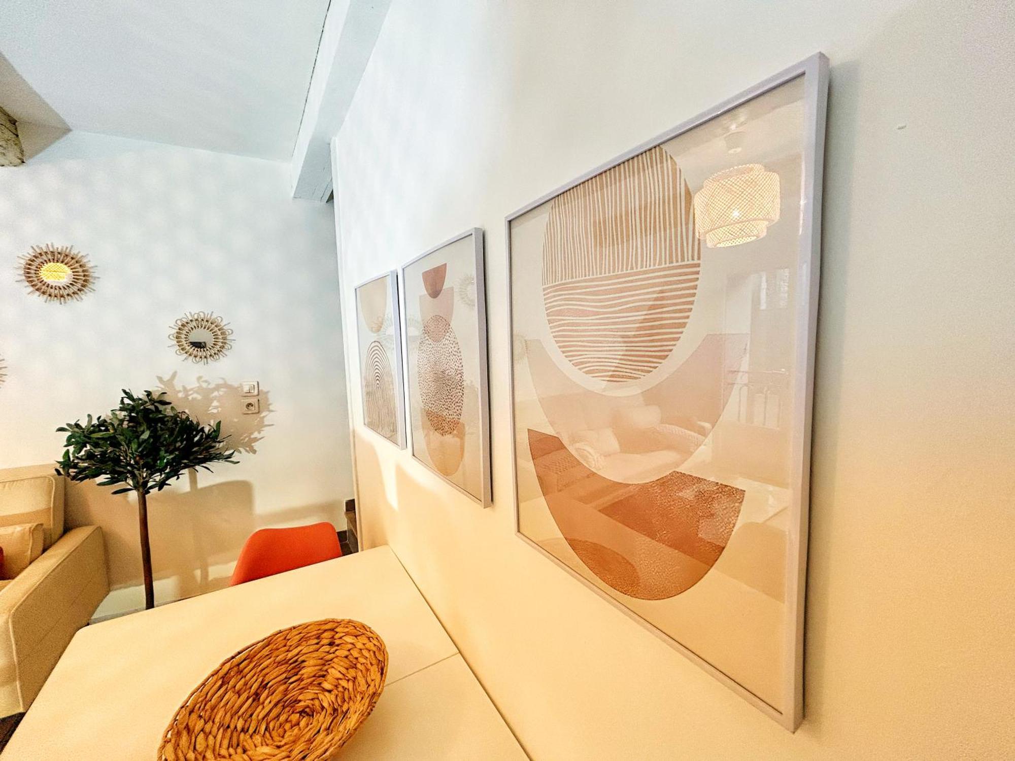 Terracotta Tranquility Apartment อาร์ลส์ ภายนอก รูปภาพ