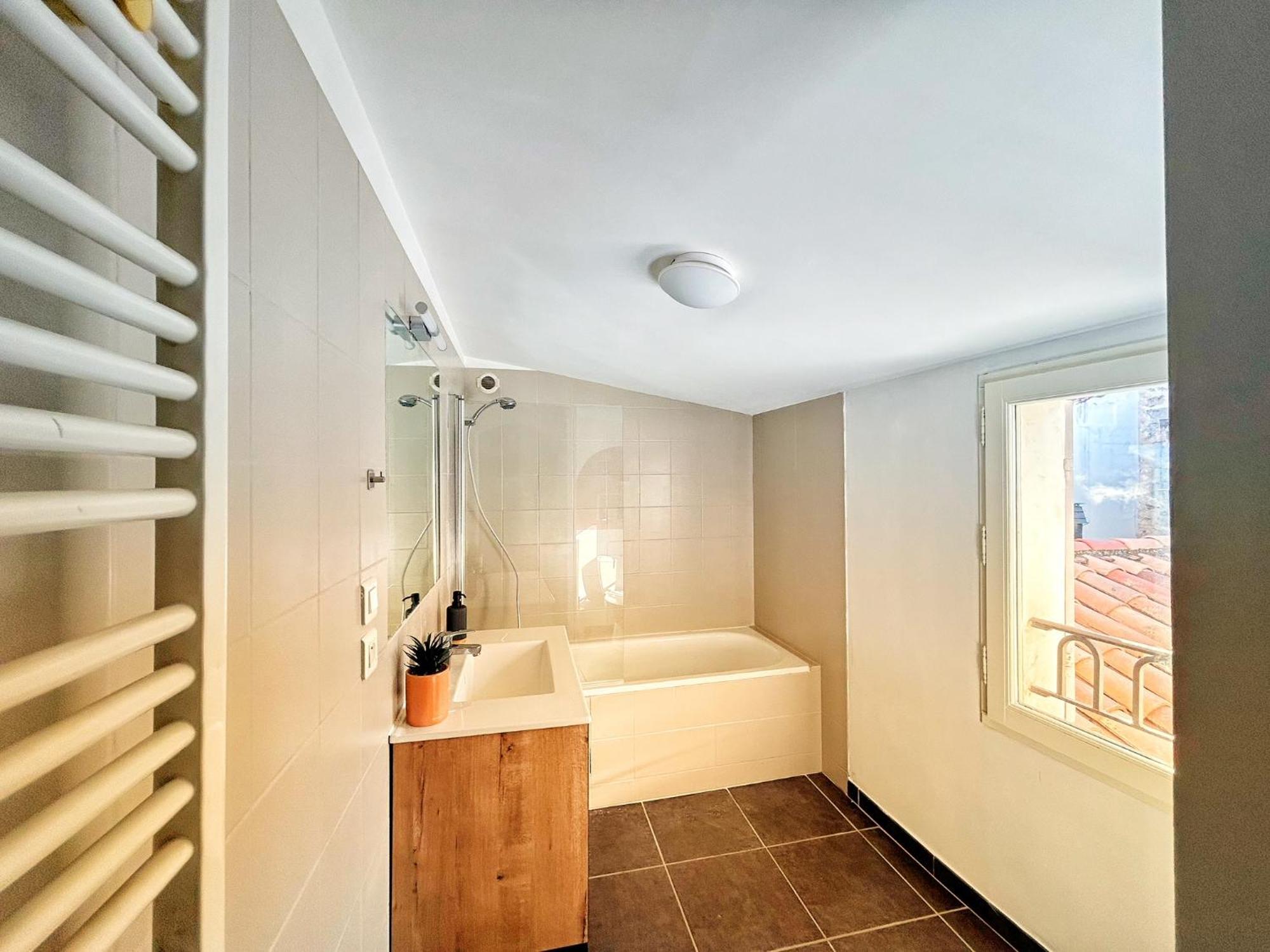 Terracotta Tranquility Apartment อาร์ลส์ ภายนอก รูปภาพ
